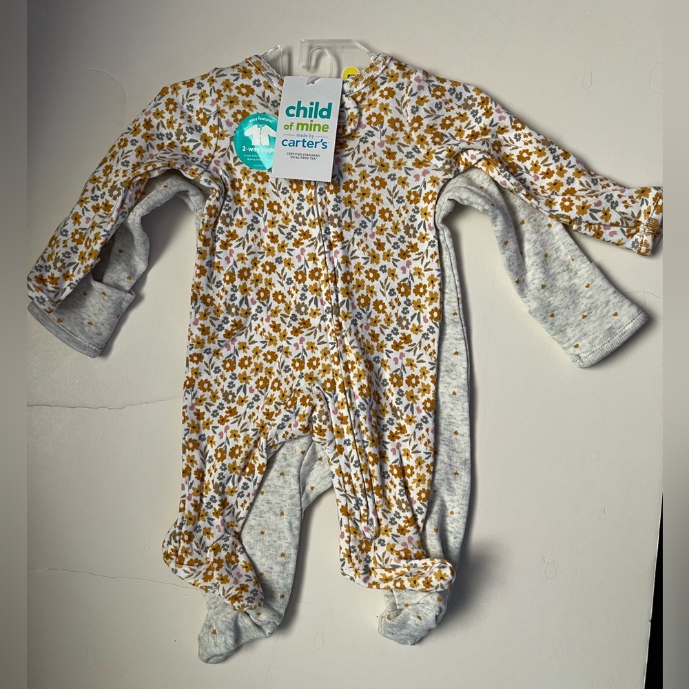 NWT preemie Carter’s footies
